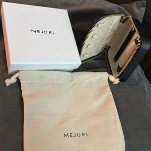 MEJURI Travel Case Black Leather
